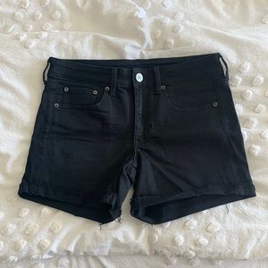American Eagle Midi shorts